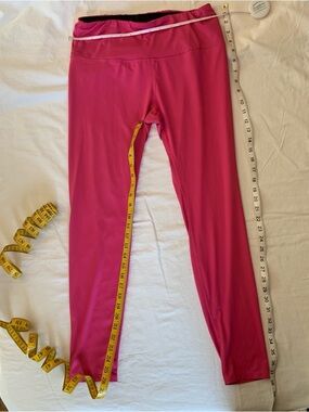 Women’s Performance Leggings in Fuchsia